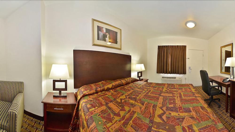 Baymont By Wyndham Ridgecrest Motel Bagian luar foto