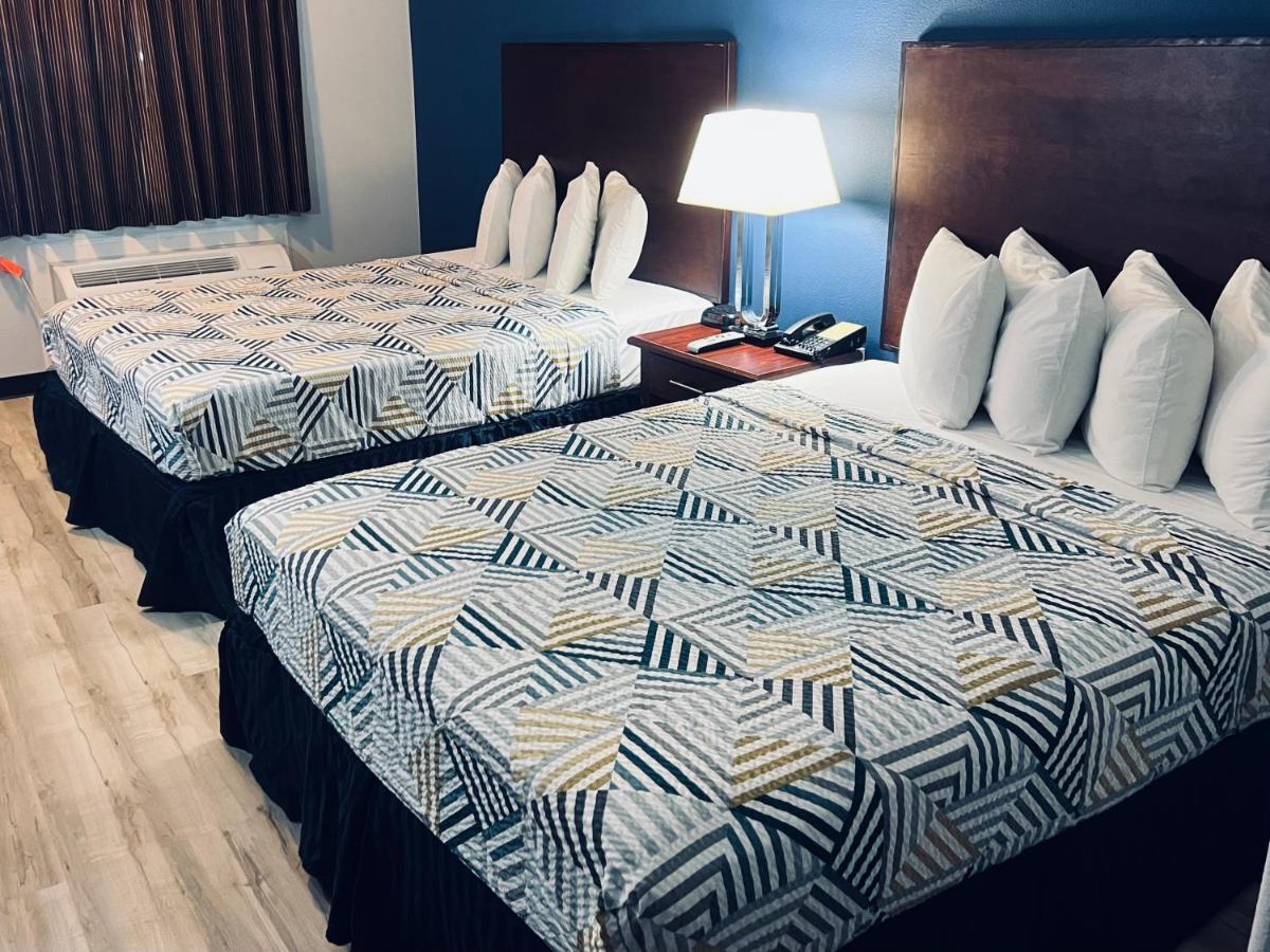 Baymont By Wyndham Ridgecrest Motel Bagian luar foto