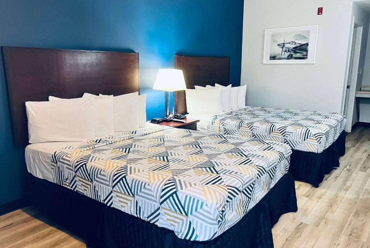 Baymont By Wyndham Ridgecrest Motel Bagian luar foto