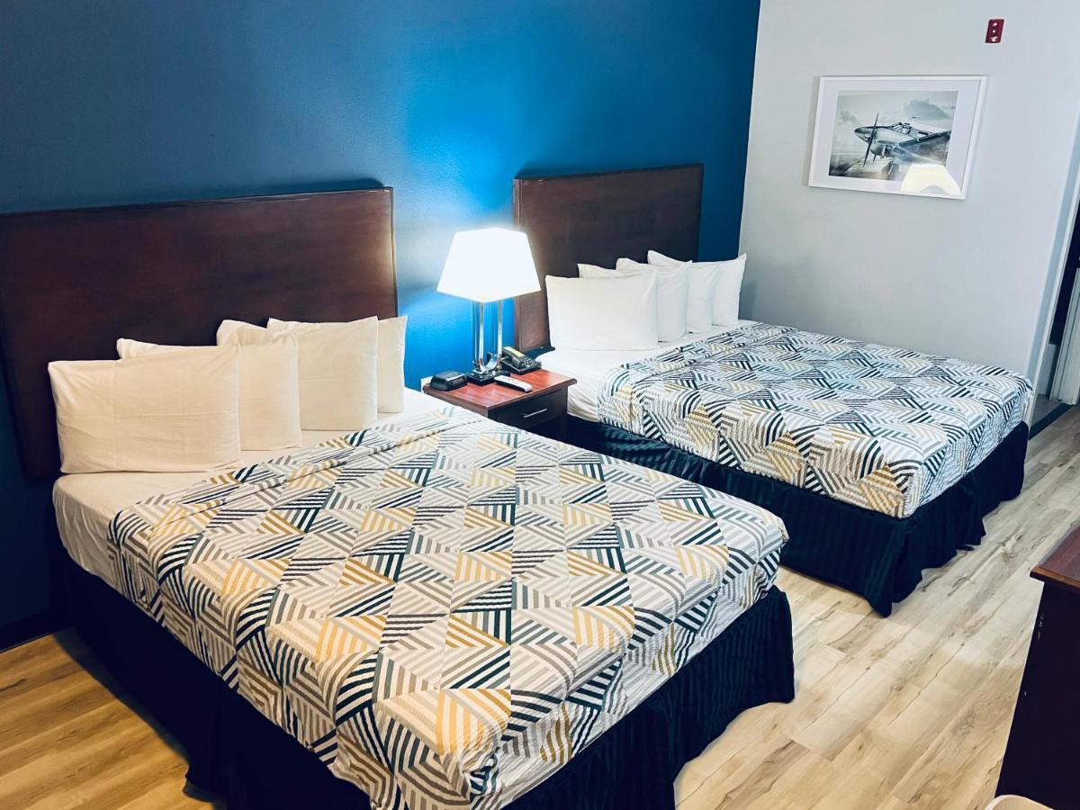 Baymont By Wyndham Ridgecrest Motel Bagian luar foto